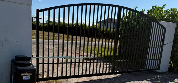 Driveway Fence Repair Rock Island
